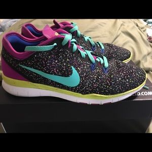 Women’s 6.5  nike TR FIT 5